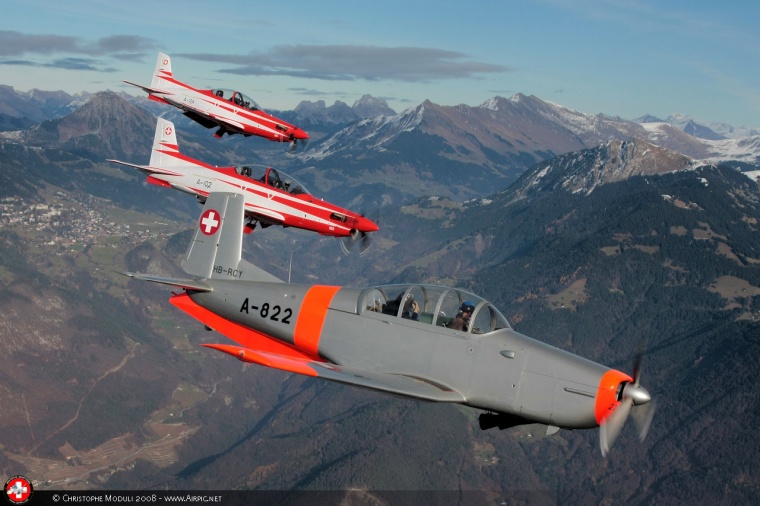 Air-to-air P-3 et PC-21